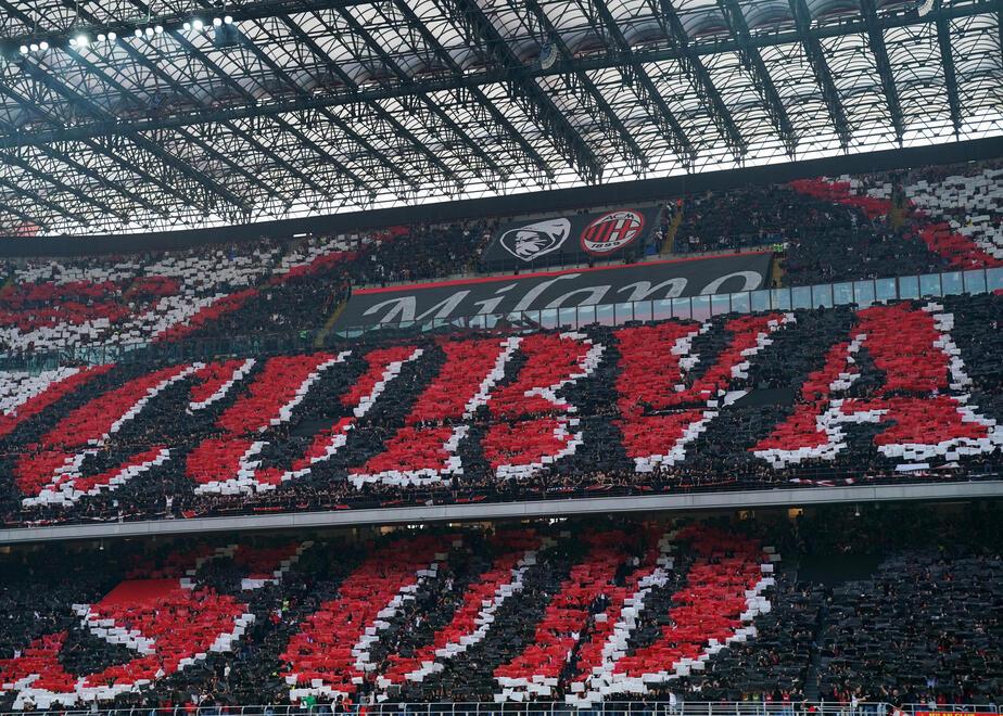 Con il sole o con la pioggia, dopo il Covid il calcio si torna a vedere sugli spalti 