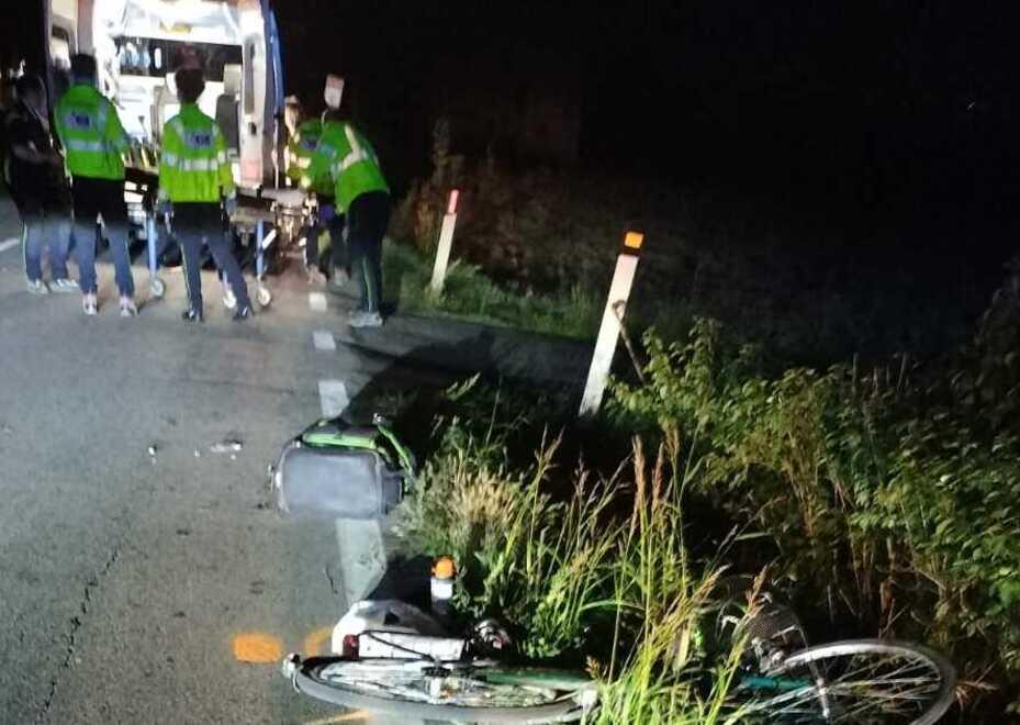 Savignano. Ciclista investita da un'automobile, è gravissima 