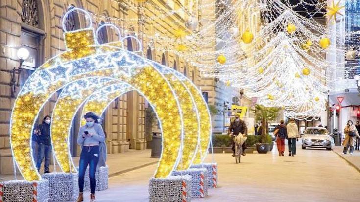 Bollette pazze, il lusso non cede. «Faremo lo stesso le luminarie»