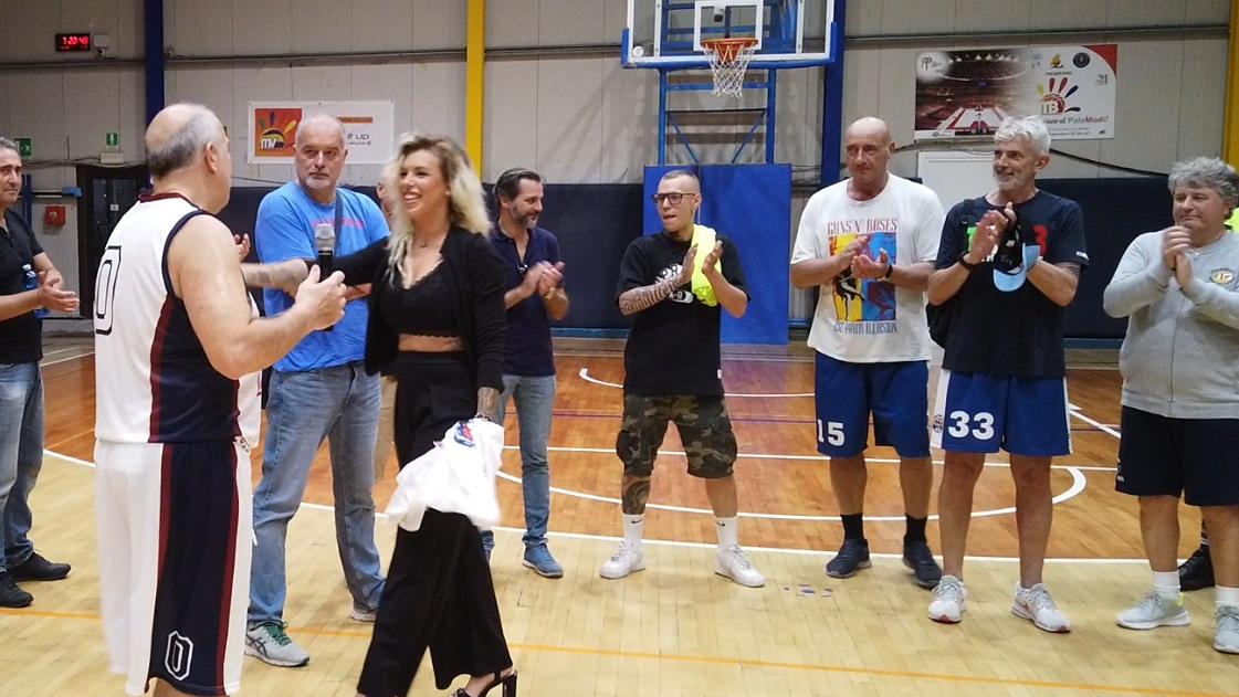 Il sorriso di Greta Marmugi durante la premiazione del torneo dedicato al padre