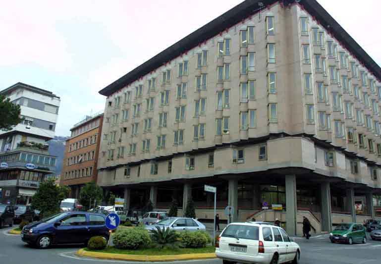 Dirigente impugna il “licenziamento” contro il Comune di Massa