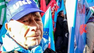 Addio a Carlo Salvadori, una vita per il sindacato. Il ricordo:«È stato un faro»