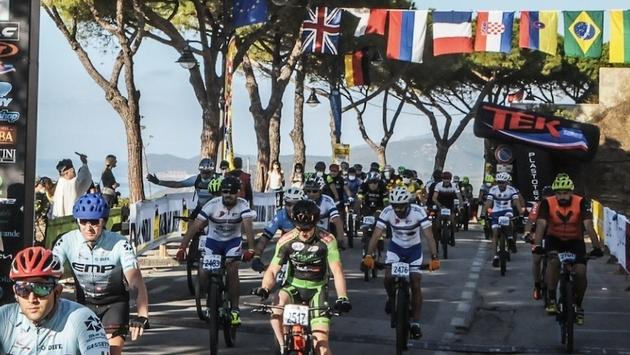 Uno scatto della corsa Capoliveri Legend Cup