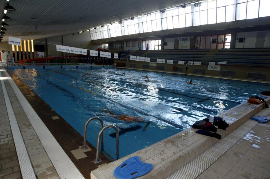 Ferrara Nuoto senza spazi: «Costretti ad allenarci fuori città»