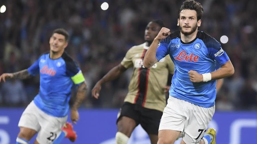 Champions League, il Napoli è un rullo compressore: 4-2 all’Ajax e vola agli ottavi