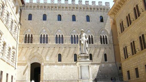Monte dei Paschi, aumento di capitale interamente garantito. Il titolo vola in borsa