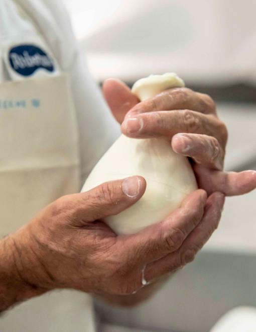 I vertici della 3A ai soci: «Pagheremo di più il latte»