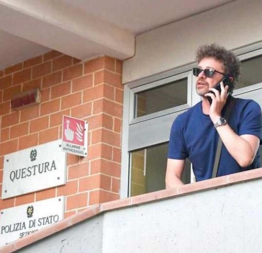 Simone Ceri, ex vicepresidente del Grosseto Calcio, fuori dalla questura di piazza Palatucci il giorno dopo i fatti al campo sportivo di Roselle, in cui insieme a Riccardo Ciani e Marietto Titino Moni si scontrò con il custode Thomas Tenci