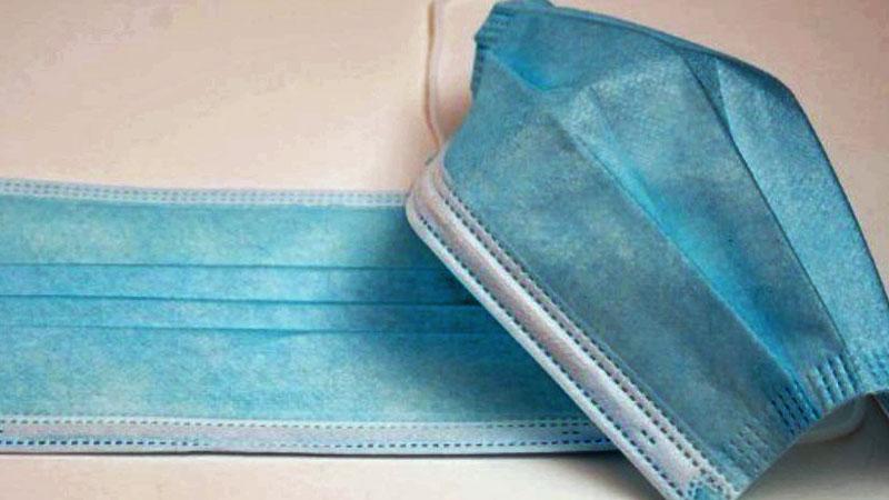 Pontedera, vende mascherine irregolari: commerciante a processo
