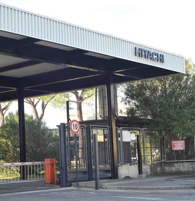 Caro bollette, protesta all’Hitachi. I sindacati però si spaccano
