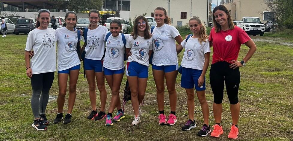 La squadra a Prato con le coach Laura Pardini ed Erika Ferri