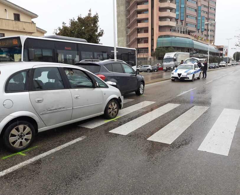 Sassari, un altro pedone investito: paura davanti al Vialetto 