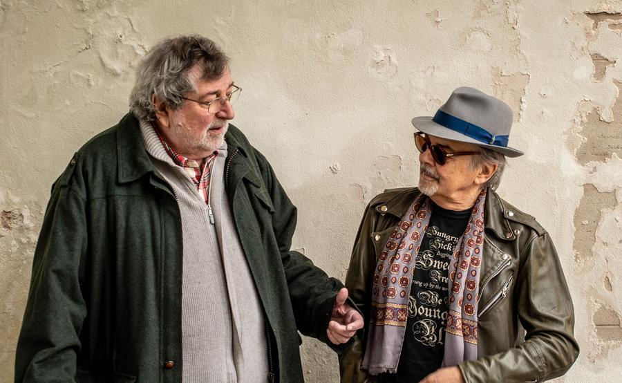 Guccini presenta a Pistoia il suo libro “Tre cene”: «Ho sempre scritto ma ero anche grande lettore» 