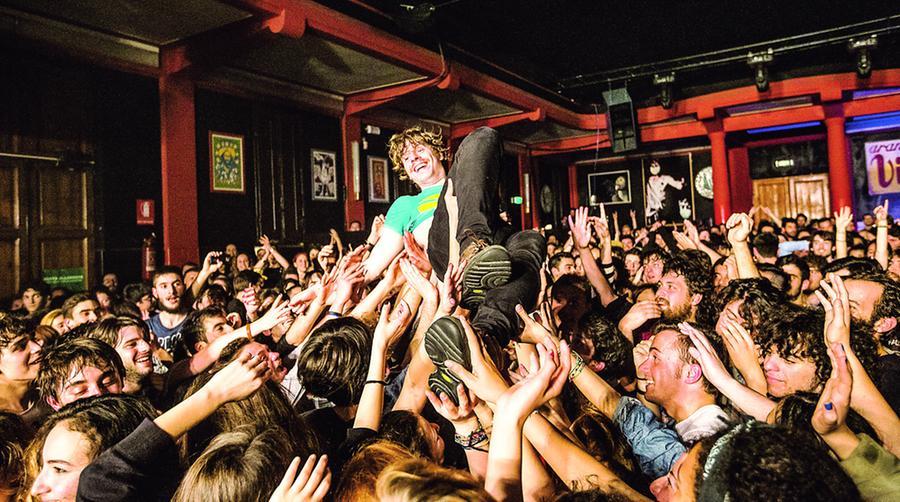L’officina della musica dal vivo a Livorno: vent’anni sul palco del The Cage