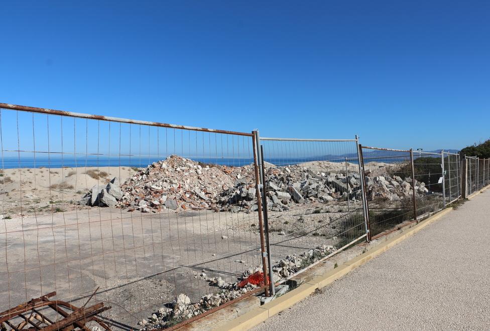 Lido Iride, il Comune di Sorso alle ditte «Eliminate subito le macerie» 