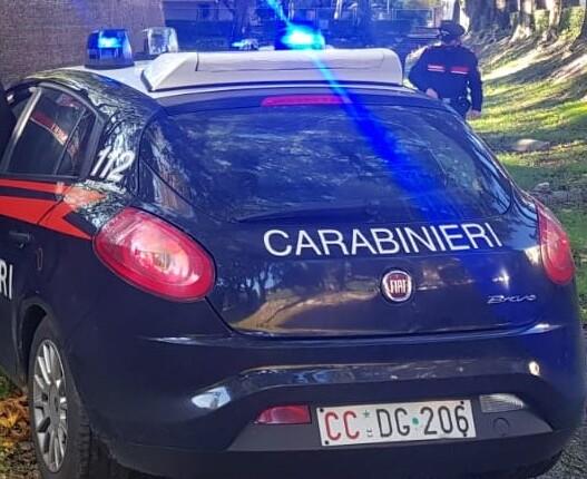 Ferrara, violenze su due ventenni: 27enne finisce in carcere