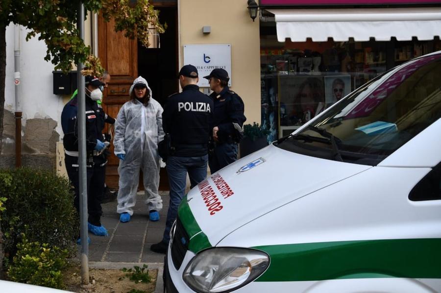 25 cani e altri animali segregati in casa: denunciato. La scoperta nel Senese – Video