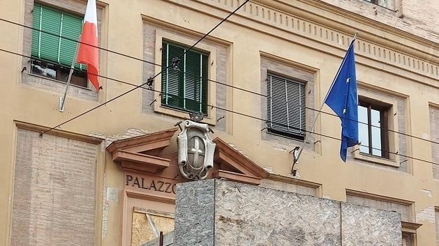 Modena «Se non abortisci pubblico sui social i nostri video intimi»