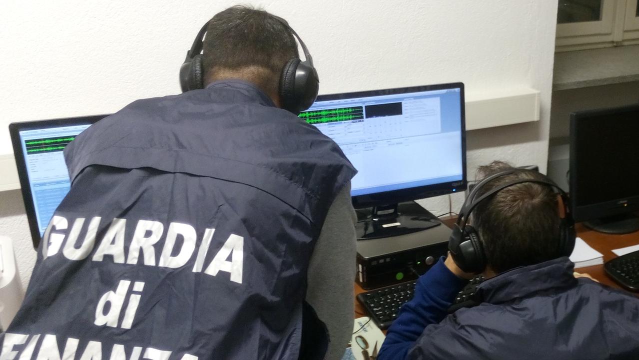 Firenze, fallimenti pilotati. Le intercettazioni: «Se ti trovano a rubare le mele, inutile dire che le hai prese con...»