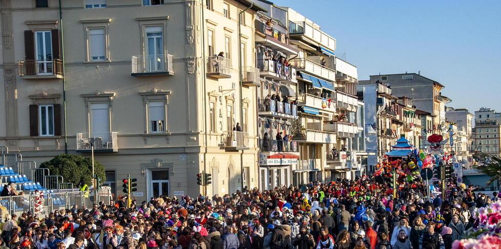 Versilia, hotel aperti e pieni per i Comics: «Ma a Carnevale rischio chiusure» 