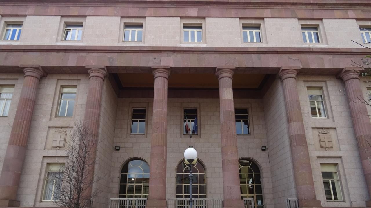 Sassari, la prof rimprovera l’alunno: querelata