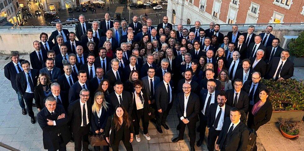 Barnini: «Neri per caso o per sempre». FdI: «Dalla sindaca commenti da bar» 