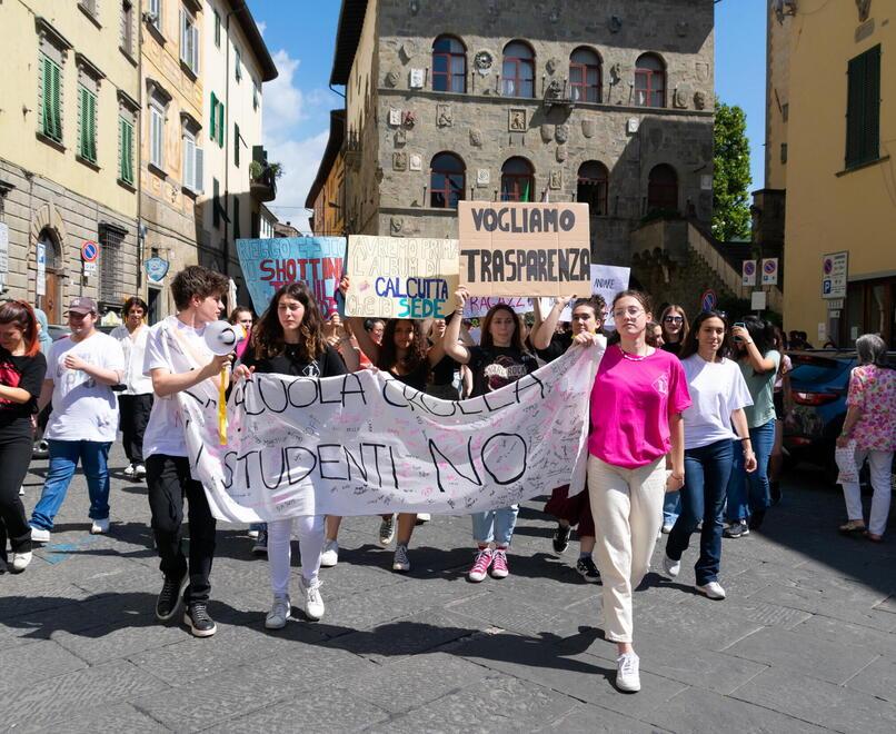 Lorenzini, lunedì torna la protesta degli studenti 
