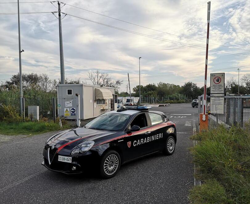 Sorpreso a rubare batterie nel centro di raccolta Rea