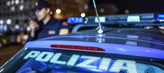 «Venite, la mia compagna mi ha tirato l’acido»: Pisa, lite violenta in abitazione