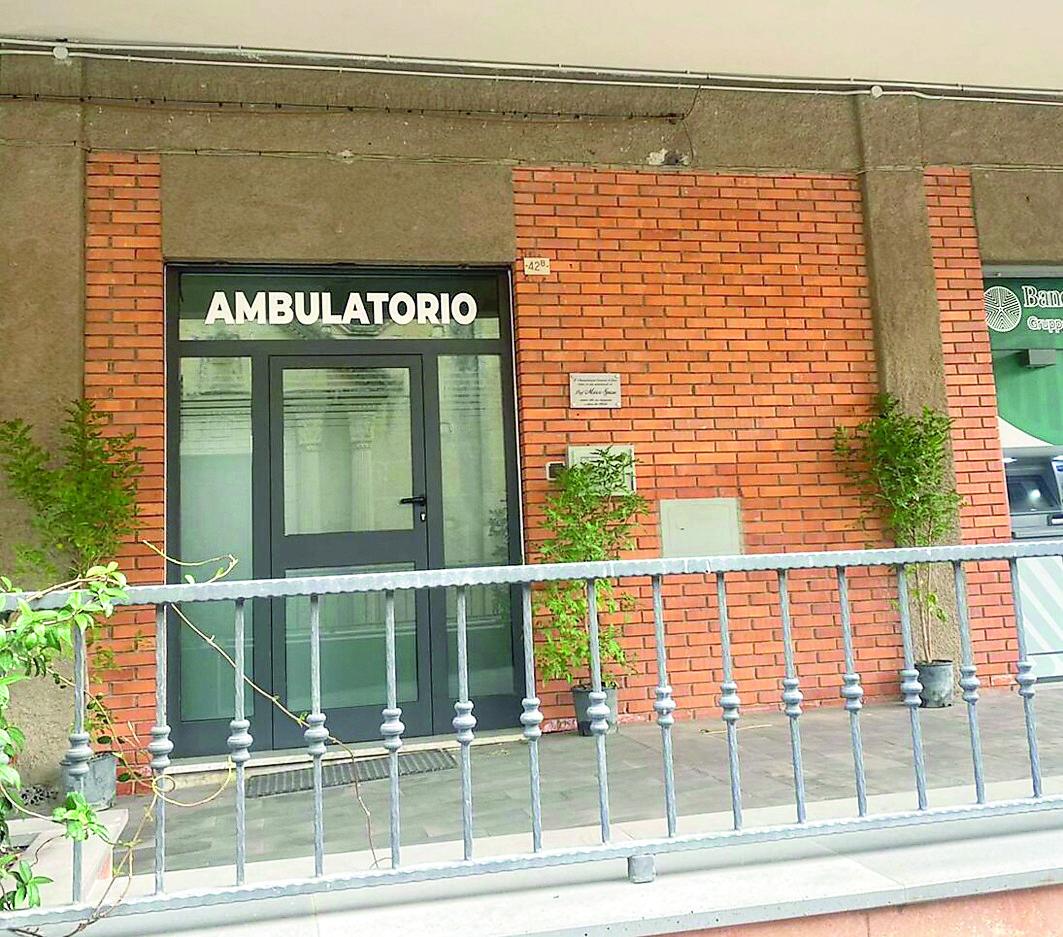 Il nuovo ambulatorio dedicato al medico che morì di Covid: commozione a Giave 