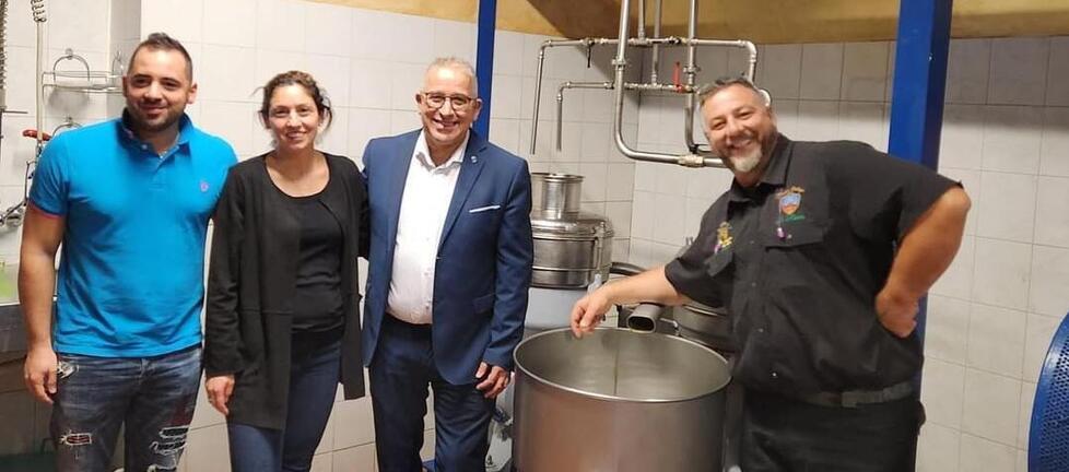 Prato, fare l’olio è diventata un’impresa: raddoppia il costo della frangitura