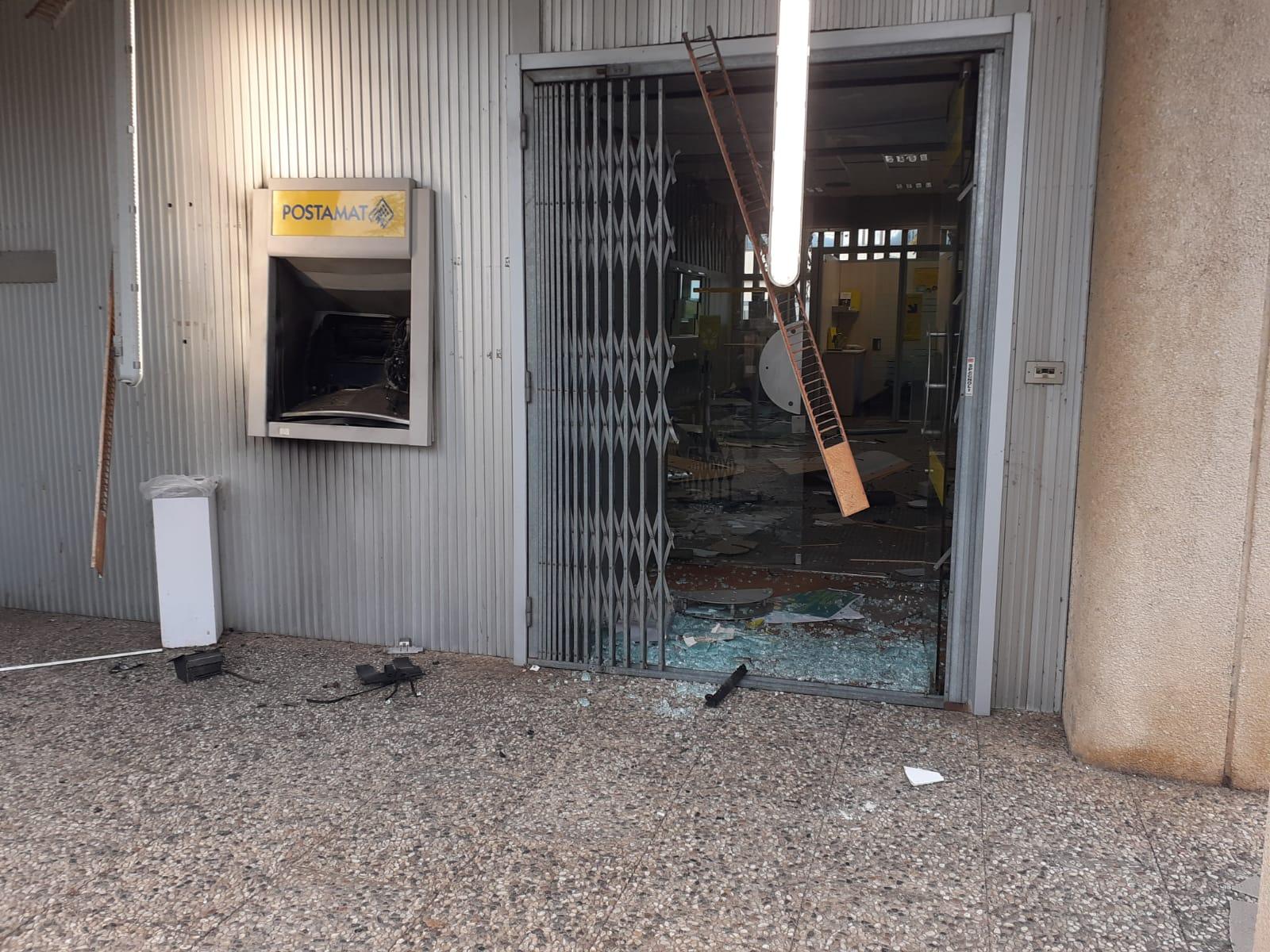 Assalto della banda del bancomat, presi di mira tre sportelli postali