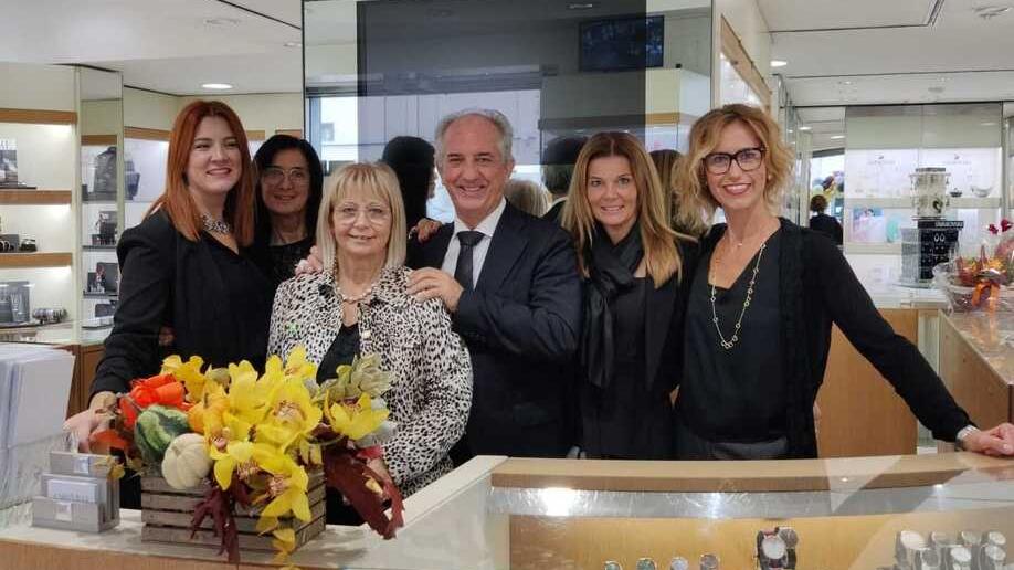 Festa per i 70 anni della gioielleria fondata dal piaggista “Spartaco”