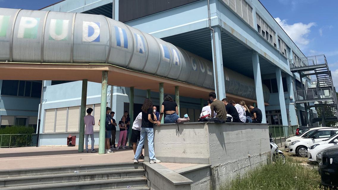 Pontedera, chiude la biblioteca del liceo per mancanza di spazi e personale