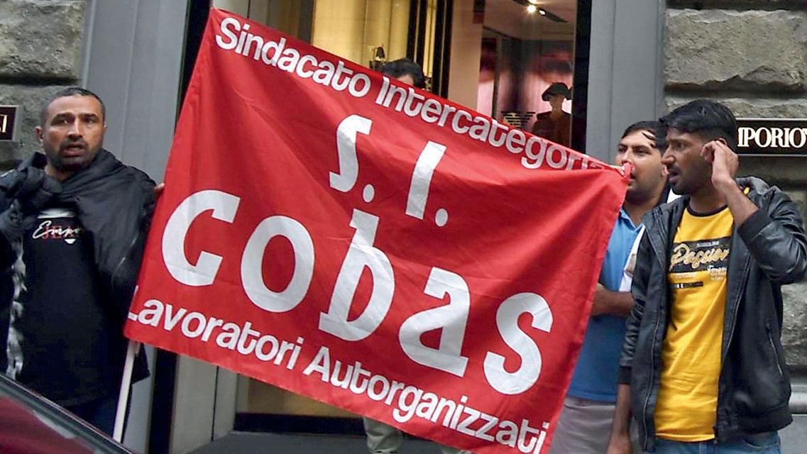 Dalle fabbriche alla via del lusso: gli invisibili fanno sentire la voce