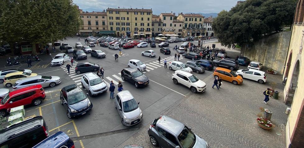 Piazza Santa Maria, ecco il progetto. Ma il problema del caos rimane