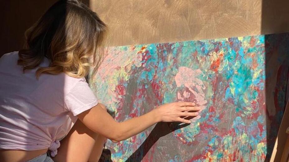 Da Pescia a Parigi con le sue opere: la favola di Sara, in arte“Bartò”