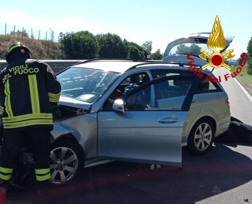
	La Mercedes su cui viaggiavano i 3 giovani

