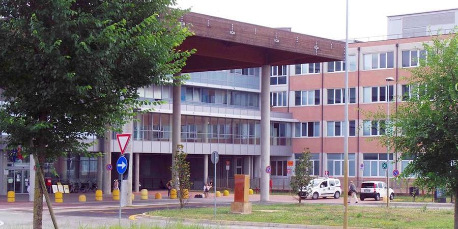 Ferrara, è accusata di spiare i dati dell’ospedale: operatrice licenziata