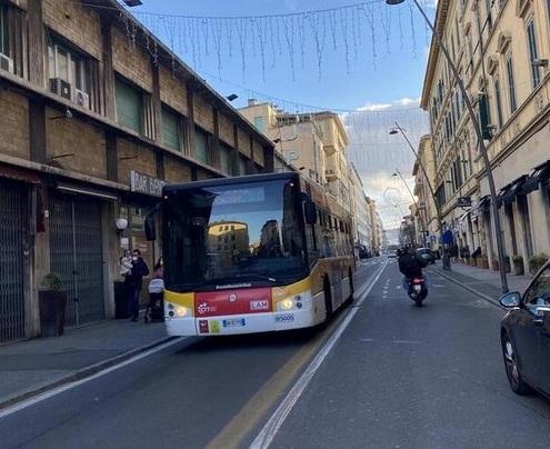 A Livorno contromano sulle corsie dei bus ma per le telecamere bisognerà aspettare