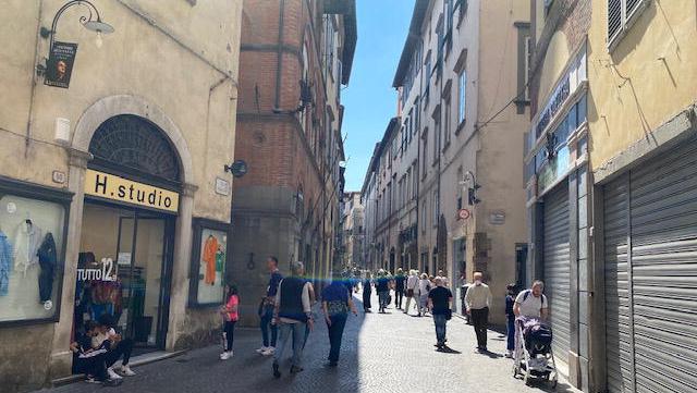 Case, a Lucca la ripresa si è già fermata: «Mancano gli alloggi ordinari» – Tutti i prezzi
