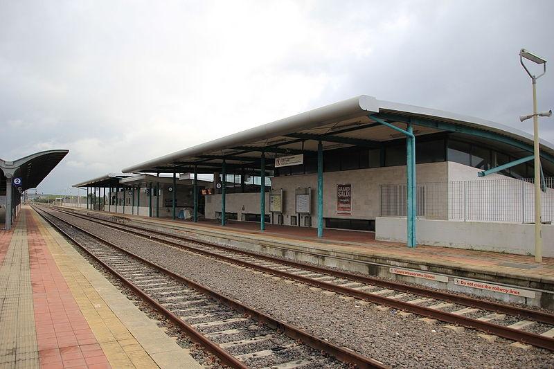 Giovane travolto e ucciso dal treno nella stazione di San Gavino: è un suicidio