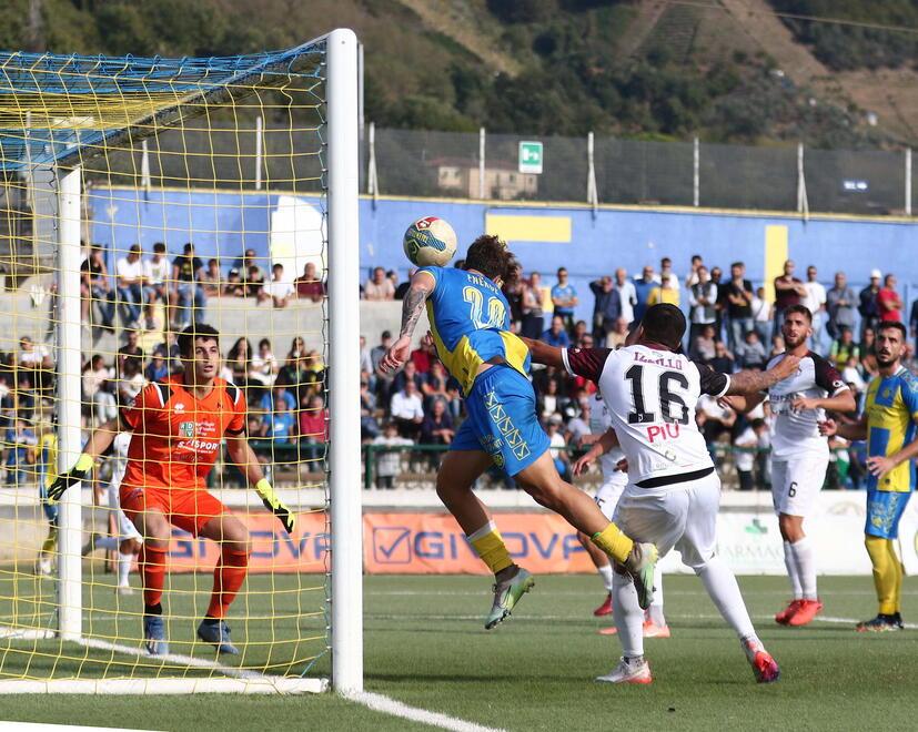 Un gol annullato e una raffica di occasioni: il Pontedera esce da Carrara a testa altissima