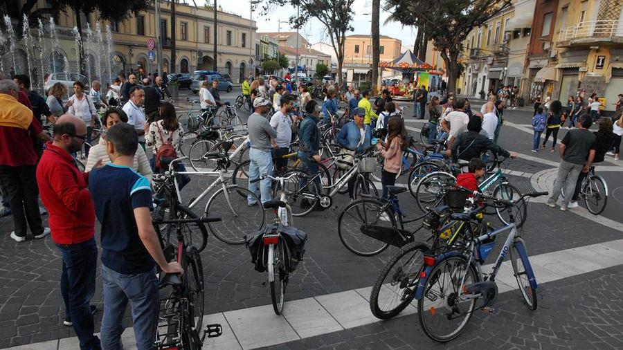 Oristano, via al divieto di transito nel centro storico per bici e monopattini