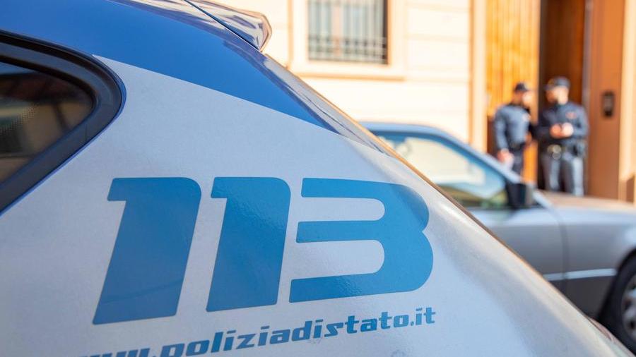 Via il Prato: ferito a coltellate si rifugia in un’edicola. Portato in ospedale, poi fugge