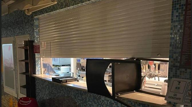 Lido di Camaiore, furto e danni al bagno del presidente dei balneari