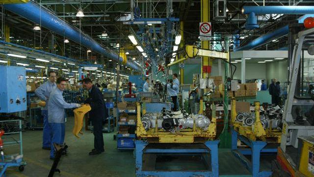 Piaggio
operai alla catena