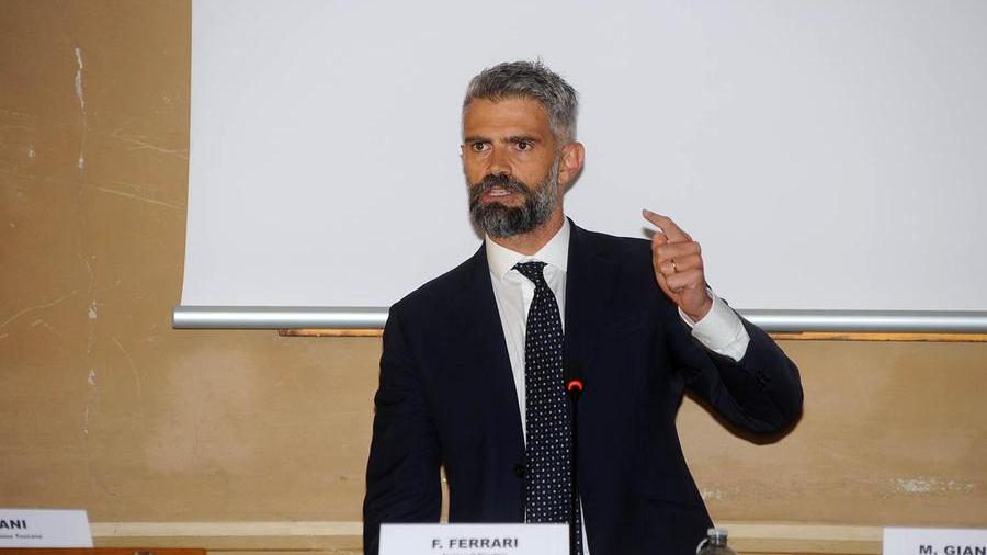 Rigassificatore, Ferrari insiste: “L’opera in porto? Scelta sbagliata”