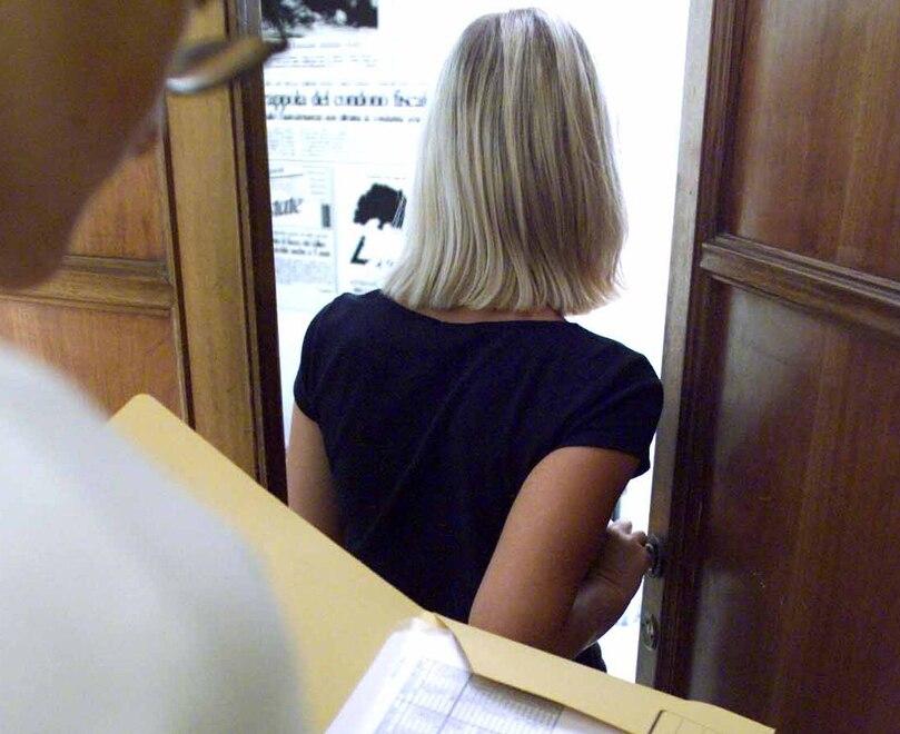 Finge di essere dell’Enel e truffa signora di Carpi per 13mila euro 