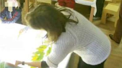Insegnanti al lavoro in una scuola comunale dell’infanzia